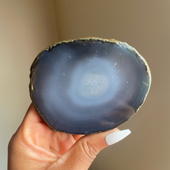 Enhydro Agate Geode with Water Inside - Picture 10 of 10